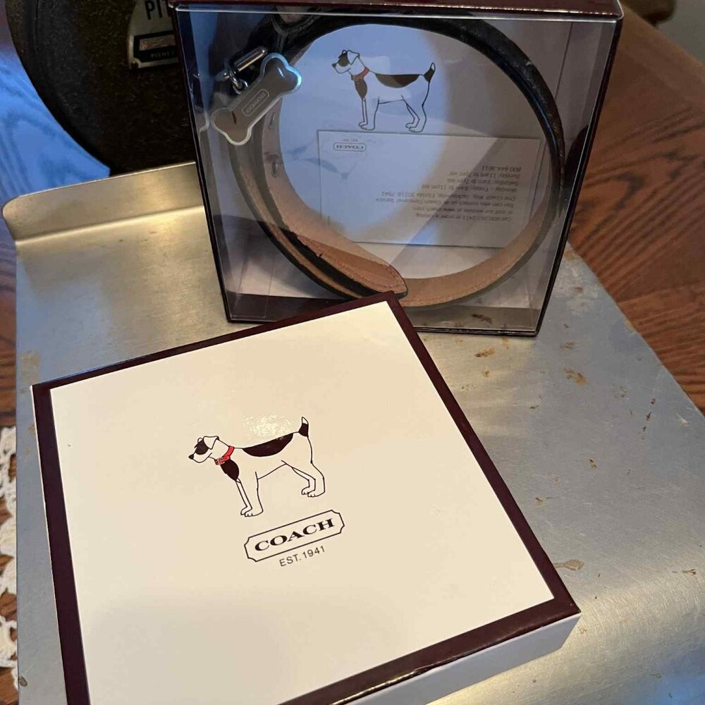 USED COACH BRAND DOG COLLAR - BROWN SIGNATURE LOGO